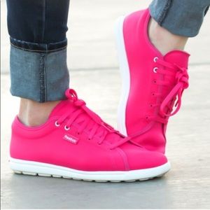 NEW Reebok Skyscape Walking Shoes